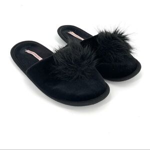 Victoria’s Secret Pom Pom Slipper